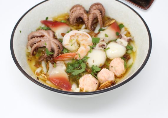 11. Bánh Canh Thập Cẩm