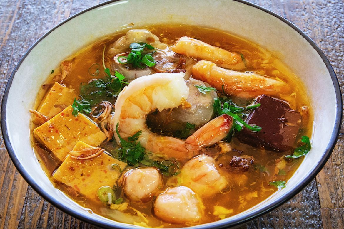 9. Bánh Canh Tôm Cua